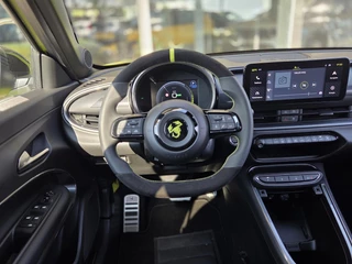 Fiat 600e Abarth Scorpionissima 54 kWh | Apple-Android | Sportstoelen | Parkeercamera / 2