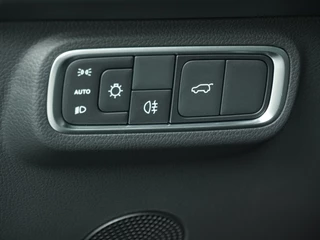 Omoda 5 SHS 1.6 T-GDi SHS-H Premium  - Registratie voordeel! - Kantel/Schuifdak - Adaptieve Cruise control - Ventilatie Voorstoelen - Privacy Glass - Stoel/Stuurwiel Verwarming - 1000KM Rijbereik -  7 Jaar Fabrieksgarantie / 23