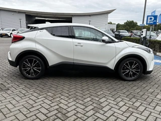 Toyota C-HR 1.8 Hybrid Executive / 2