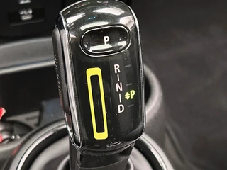MINI Electric MINI Electric Collection 33 kWh | SOH 96% | Dealer Onderhouden | Panoramadak | Camera | Carplay | Stoelverwarming | / 25