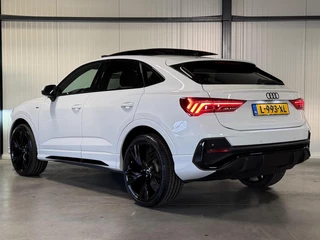 Audi Q3 Sportback 35 TFSI S-line Pano Virtual Black Optic / 22