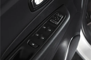 Renault Captur 1.2 TCe 120 PK Intens - Automaat  | Trekhaak | Cruise | Stoelverw. | PDC | NAV | ECC | LED | LM 17" | / 41
