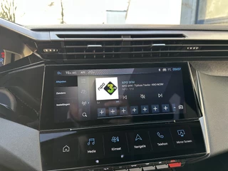 Peugeot 308 SW 1.2 Turbo 130 PK Allure | Automaat | Trekhaak 1400 KG | Navigatie | 360 Graden HD Camera | Full LED Verlichting | Cruise Control | Keyless Entry | Dode Hoek Detectie | Adaptieve Cruise Control | Digitaal Dashbord | 17" Lichtmetalen Velgen | / 24