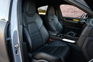 Porsche Cayenne Coupé 4.0 Turbo E-Hybrid GT  Burmester PDCC Carbon HUD ACC 360 / 59