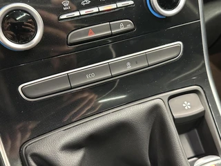 Renault Scenic 1.2 TCe Bose PANO CARPLAY ECC NAVI CRUISE HEAD UP. / 41