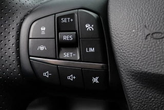 Ford Focus Wagon 1.0 Ecoboost Hybrid ST Line Automaat 155PK l Camera l Keyless / 19