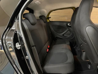 Smart Forfour 1.0 Passion | Automaat | Carplay | Cruise Control | LED | Bicolor | Camera | Lichtmetalen velgen 15 Inch / 22