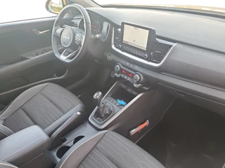 Kia Stonic 1.0T MHEV GT-PlusLine | Schuifdak | Stoel en stuurverwarming | Navigatie | Camera | Climate control | Cruise control | Getinte ramen achter | Parkeersensoren voor en achter | / 19