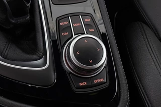 BMW 2-serie Active Tourer 218i M Sport Head-Up Sportstoelen Stoelverwarming HiFi Camera / 38