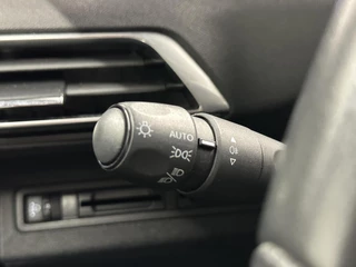 Peugeot 5008 1.2 PureTech Blue Lease Active LM NAVI CARPLAY CRUISE ECC. / 22