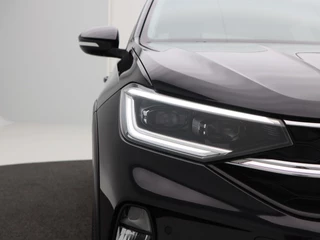 Volkswagen Taigo 1.0 TSi 110 Pk Automaat Life Business | Panorama dak | Adaptive cruise | Stoelverwarming | Trekhaak | CarPlay | 17 Inch | 86.564 Km !! / 12