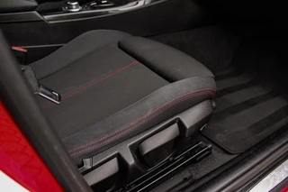 BMW 1-serie 125i Business+ | Sport Line | NL auto | Schuif-/kanteldak | Keyless entry | HiFi audio | Stoelverwarming | Xenon | Sportstuur | Navigatie Professional | Bluetooth | PDC / 17