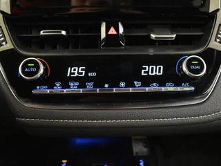 Toyota Corolla 1.8 Hybrid Smart Bi Tone | Head-up | Trekhaak | Stoelverw. / 24