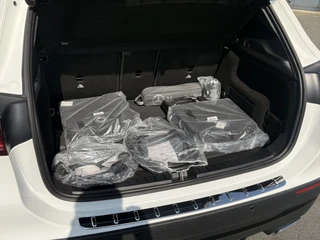 Mercedes-Benz GLA 250 e Business Solution AMG / 18