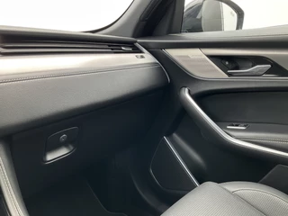Jaguar F-PACE 2.0 P400e PHEV R-Dynamic SE Pano 360° Meridian Stoelverw+Ventilatie Leer BOMVOL! / 37