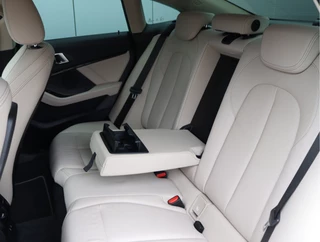 BMW 2 Serie Gran Coupé 218i Luxury Line  | Leder | Stoelverwarming | Org. NL / 20