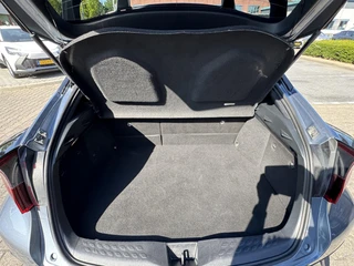 Toyota C-HR 1.8 HYBRID STYLE STOELVERW BLIND-SPOT PARK-SENSOREN NAVI APPLE/ANDROID KEYLESS 18" LM-VELGEN ALL-SEASONS / 17