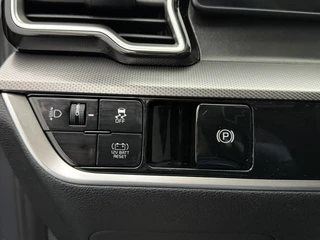 Kia Sportage 1.6 T-GDi Hybrid HEV DynamicLine Navigatie | All-Season | Carplay | Cruise Adaptief / 17
