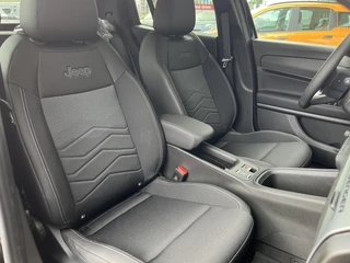 Jeep Avenger Black Edition 54 kWh | Apple-Android | Adaptive Cruisecontrol | Handsfree achterklep / 5