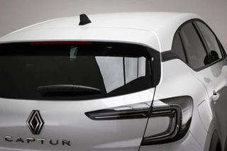 Renault Captur 1.3 mild hybrid 160 techno / 22