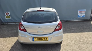 Opel Corsa 1.4-16V Cosmo / 5