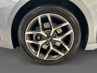 Kia ProCeed 1.0 T-GDI GT-Line | Elektrisch Glazen Schuif / Kanteldak | Apple Carplay / Android Auto | Navigatiesysteem | Stoel + Stuurverwarming | Licht + Regensensor | Parkeersensoren + Camera Achter | Cruise Control | 17” Lichtmetalen Velgen | Climate Control Rijstrooksensor + Correctie / 9