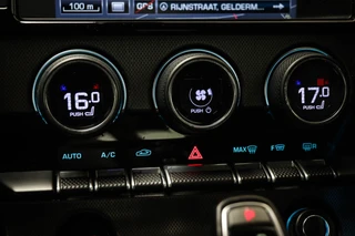 Jaguar F-TYPE 3.0 V6 Coupé | PANORAMADAK | CLIMA | STUURVERWARMING | CAMERA | 19" / 41