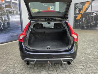 Volvo V60 1.6 T3 R-Design / 6