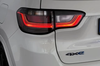 Jeep Compass 4xe 240 Plug-in Hybrid Electric S * Stuur/Stoelverwarming * 360-Camera * Carplay * Alpine Sound * / 25