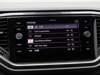 Volkswagen T-Roc 1.5 TSi 150 Pk Automaat R line | Black Style | Trekhaak | Stoelverwarming | Panorama dak | Camera | Adaptive Cruise | Climatronic | Carplay | 19 Inch | 58.509 Km !! / 29