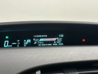 Toyota Prius 1.8 Plug-in Dynamic Business CAMERA NAVI ECC CRUISE TREKHAAK. / 34