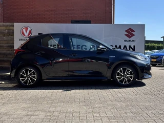 Toyota Yaris 1.5 Hybrid First Edition Apple Carplay/Android Auto, Camera, Climate/Cruise Control, Navigatie / 7
