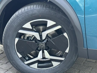 Peugeot 2008 Allure 1.2 Hybrid 145 e-DSC6 | Apple Carplay/Android Auto | Draadloze Telefoonoplader | Dodehoek Detectie | Adaptief Cruise Control | Lichtmetalen Velgen 17 Inch / 26