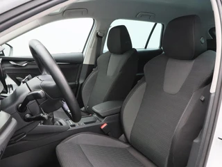 Škoda Octavia Combi 1.0 TSi 110 Pk Business Edition | Stoelverwarming | Adaptive Cruise | Navigatie | CarPlay | 16 Inch | 70.153 Km !! / 6