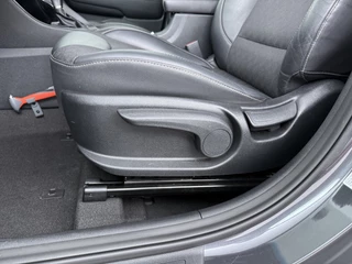 Kia Niro 1.6 GDi Hybrid DynamicPlusLine  - Stoel / Stuurwielverwarming - Climate Control - ACC - Trekhaak - Achteruitrijcamera - Fabrieksgarantie tot 02-2028 / 20