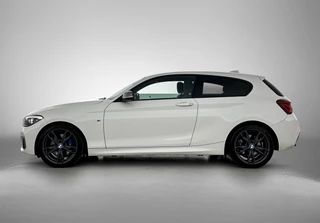 BMW 1-serie M140i xDrive | Stoelverwarming | Cruise Control | Navigatie / 4