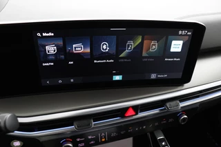 Kia Sorento 1.6 T-GDi Plug-in Hybrid 4WD ExecutiveLine 7p Nieuw en Direct leverbaar! - - Stoel/Stuurverwarming - 1700kg trekgewicht - Apple Carplay - Android Auto - Panorama Dak - - Fabrieksgarantie tot 2033 / 68