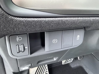 Kia EV3 GT-Line Business Edition 81.4 kWh  - Navigatie - Achteruitrijcamera - Apple & Android Carplay - Nieuw uit voorraad leverbaar / 23