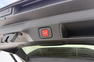 Jeep Compass 1.2 e-Hybrid First Edition | LED matrix verlichting | Panoramadak | Drive assist | Focal audio | Massage stoelen | Stoel ventilatie/verwarming | Camera's rondom / 29