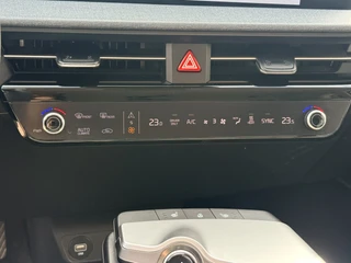 Kia EV6 77.4 kWh  | Afn. Trekhaak | SOH 100% | Half Leder | Adapt. Cruise | Stoel- en stuurverwarming | Apple/Android / 35