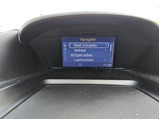 Ford Kuga 1.6 Titanium NAVI PDC TEL LM LEER TREKHAAK / 24