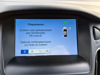 Ford Focus Wagon 1.5 Titanium NAVI - STOELVERWARMING / 28