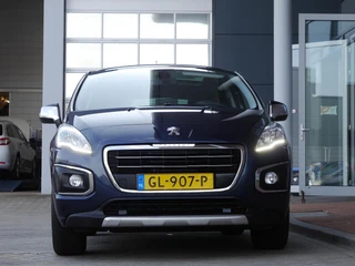 Peugeot 3008 1.2 PureTech Style | Trekhaak | Panoramadak | Lichtmetalen velgen | Achteruitrijcamera | Climate control | Cruise control | Navigatie | Regensensor / 4