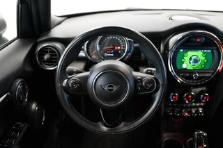 MINI 5-deurs 1.5 Cooper Chili  Navigatie Full-led CruiseControl / 7