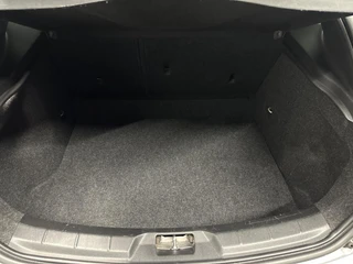 Volvo V40 2.0 T2 Summum NAVI LM CRUISE STOELVERWARMING 108000 KM. / 42