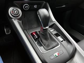 Alfa Romeo Tonale 1.5T 160PK Hybrid Veloce PANORAMADAK | LEER | CAMERA | 20”LM / 32
