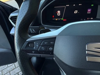 SEAT Leon 1.4 TSI eHybrid PHEV FR 204PK Trekhaak Camera Carplay ACC / 29