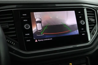 Volkswagen T-Roc 1.5 TSI 150pk DSG Sport Trekhaak Stoelverwarming Camera Keyless Navigatie / 5