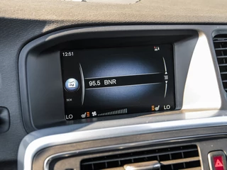 Volvo V60 2.4 D6 AWD Plug-In Hybrid Summum | Leder | Schuifdak | Keyless | Camera | Xenon | Stoelverwarmng / 35