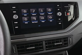 Volkswagen Taigo 1.0 TSI R-Line Business DSG Automaat Achteruitrijcamera Apple CarPlay / 13